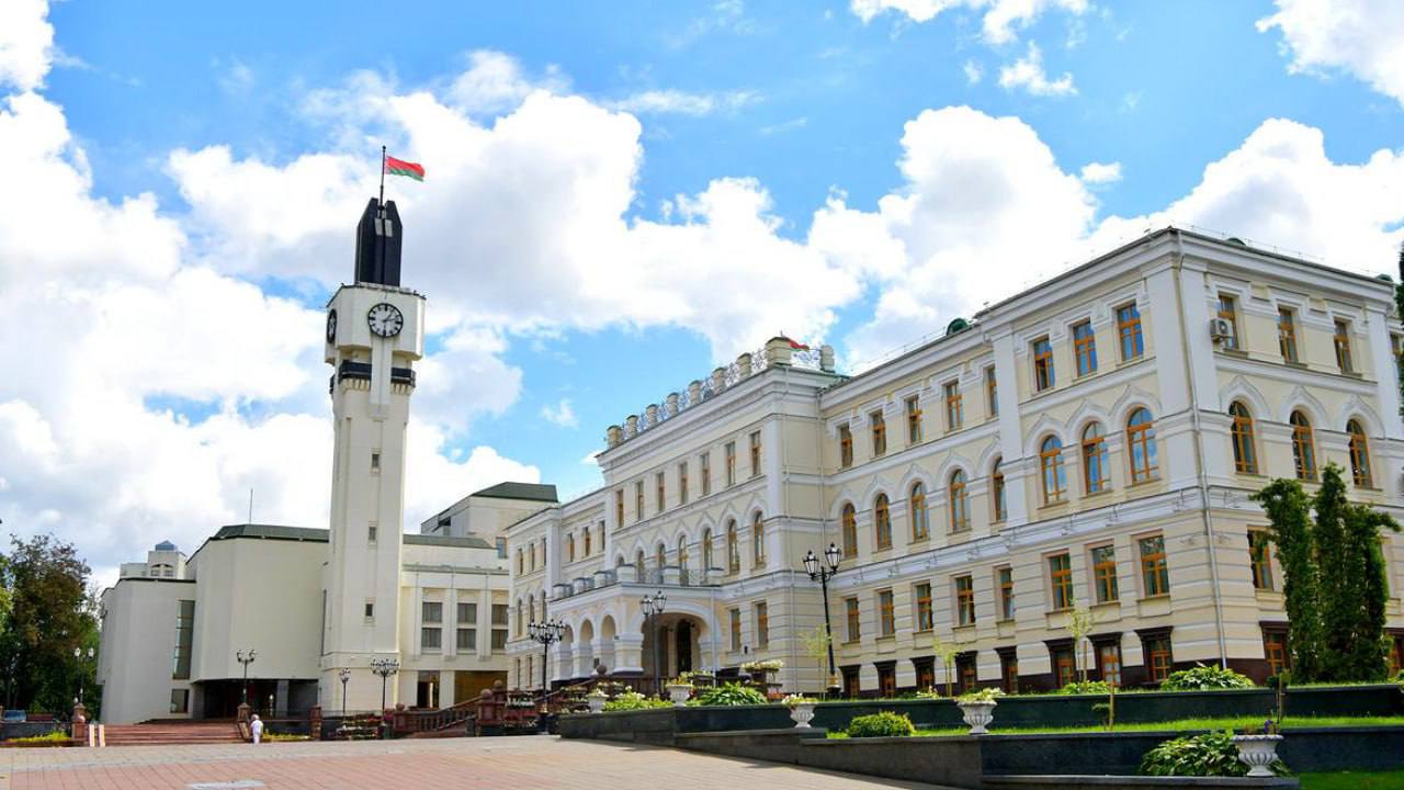 Руководство Витебской области направило поздравление с Днем экономиста!