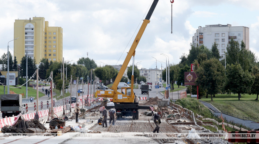 У Віцебску працягваецца капрамонт Юбілейнага моста праз Віцьбу
