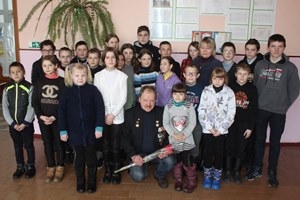 Старшыня раённай арганізацыі ГА “Беларускі саюз ветэранаў
вайны ў Афганістане” Васілій Протас сустрэўся з вучнямі Станіславоўскай школы