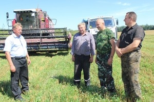 Заканчваецца масавая ўборка зерневых культур у ААТ “Ельня-Агра”