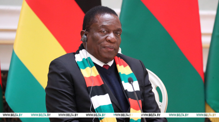 Lukashenko invites Zimbabwean president to visit Belarus 