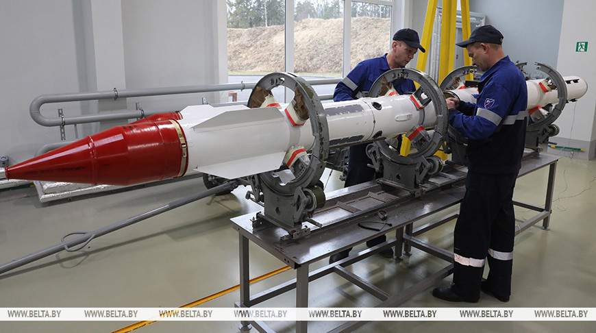 Lukashenko sends anniversary greetings to Belspetsvneshtechnika team 