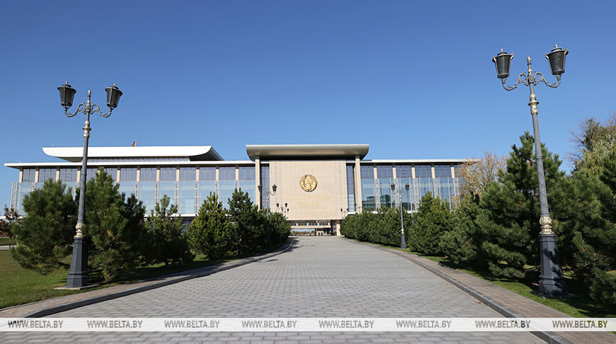 Lukashenko pledges toughest response to any hostile moves against Belarus 