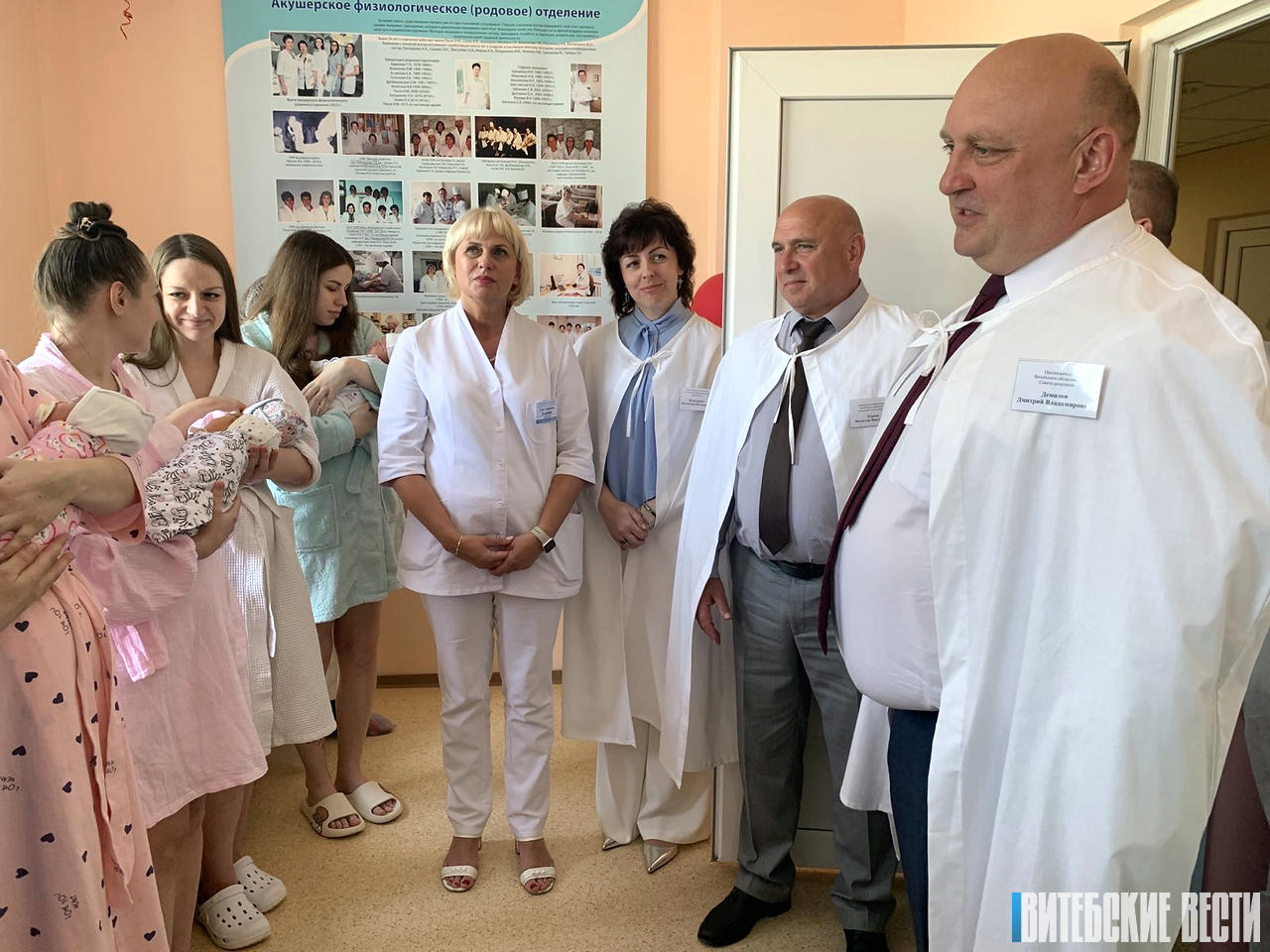 В Витебском областном роддоме поздравили женщин, родивших в День Республики