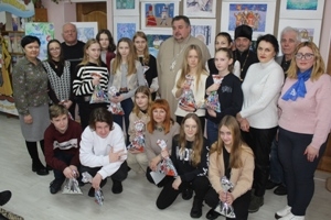 У дзіцячай бібліятэцы праводзіцца выстава малюнкаў навучэнцаў мастацкага аддзялення Шаркаўшчынскай дзіцячай школы мастацтваў
