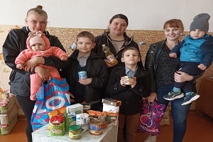 У рамках дабрачыннай акцыі «Часцінка дабрыні» аказана дапамога шматдзетным сем'ям