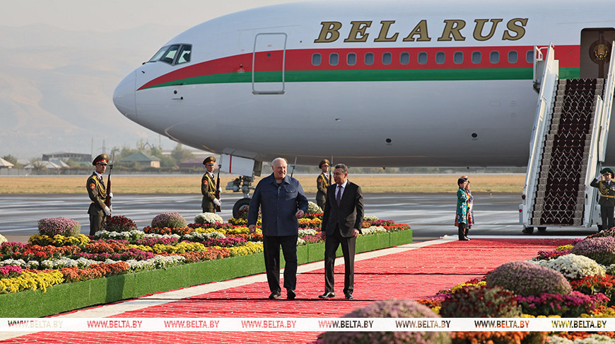 Lukashenko arrives in Tajikistan’s capital where CIS summit will take place