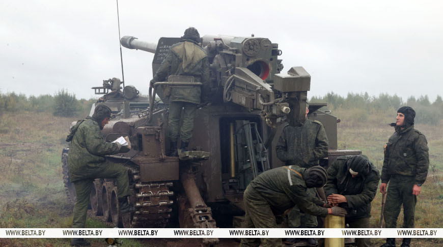 Лукашенко поздравил ракетчиков и артиллеристов с профессиональным праздником