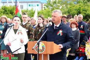 У Шаркаўшчыне 9 Мая прайшлі святочны мітынг і цырымонія ўскладання кветак да воінскага пахавання