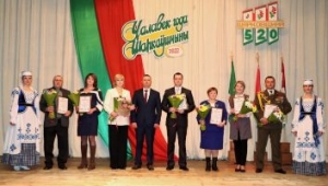 У Шаркаўшчынскім раённым Цэнтры культуры ўзнагародзілі лаўрэатаў ганаровага звання «Чалавек года Шаркаўшчыны-2022»