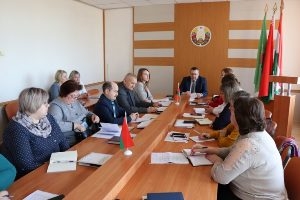 Семінар-вучоба ідэалагічных работнікаў па пытаннях правядзення веснавых палявых работ адбыўся ў Шаркаўшчынскім райвыканкаме 20 красавіка
