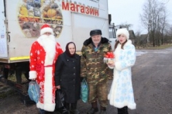На маршруце аўтакрамы – Дзед Мароз і Снягурачка
