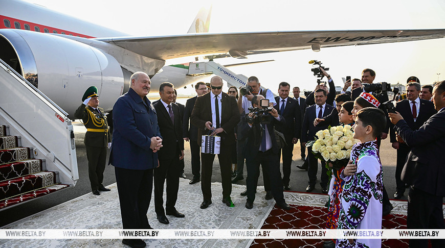 Лукашенко прибыл в столицу Таджикистана, где пройдет саммит СНГ