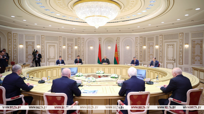 "Мы в одной лодке". Лукашенко объяснил, почему Беларуси и России надо ориентироваться на свое