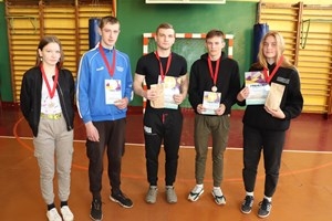 ФСК «Шаркаўшчына» правёў спаборніцтвы па падцягванні на перакладзіне сярод падлеткаў