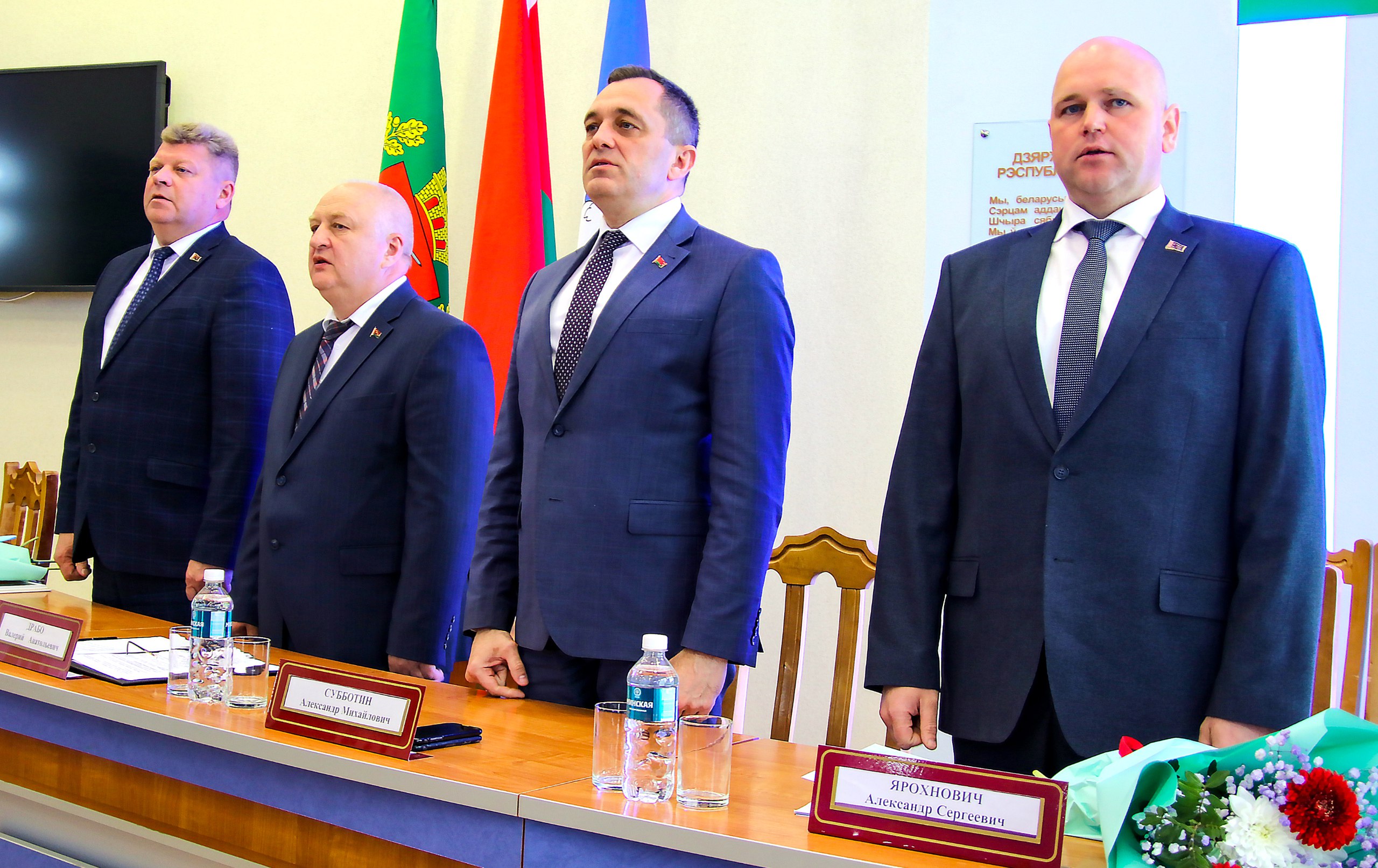 Нового главу Миорского края Александра Ярохновича представили на сессии районного Совета депутатов