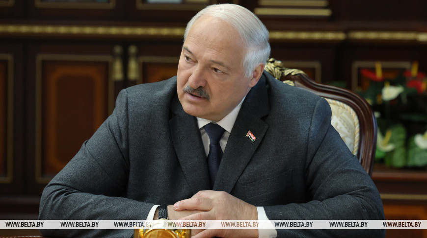 "Для этого есть выборы". Лукашенко требует исключить поползновения в плане "революционной" борьбы