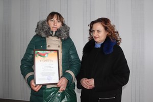 Ганаровай граматай абласной прафсаюзнай арганізацыі
работнікаў АПК узнагароджана Аксана Кудраўцава