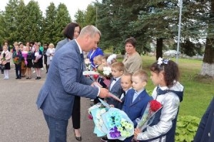 У школах Шаркаўшчынскага раёна прайшлі ўрачыстыя лінейкі з удзелам кіраўніцтва раёна