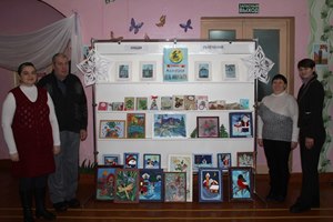 На выставе “Нашы захапленні” прадстаўлены творы
наведвальнікаў аддзялення дзённага прабывання для інвалідаў