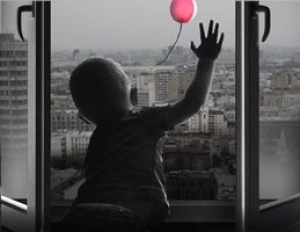 Закройте окна – дети не умеют летать!