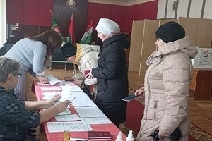 Шаркаўчане прымаюць актыўны ўдзел у датэрміновым галасаванні