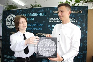 Сёлета сваімі поспехамі радуюць бацькоў і настаўнікаў выпускнікі СШ №1 г.п.Шаркаўшчына